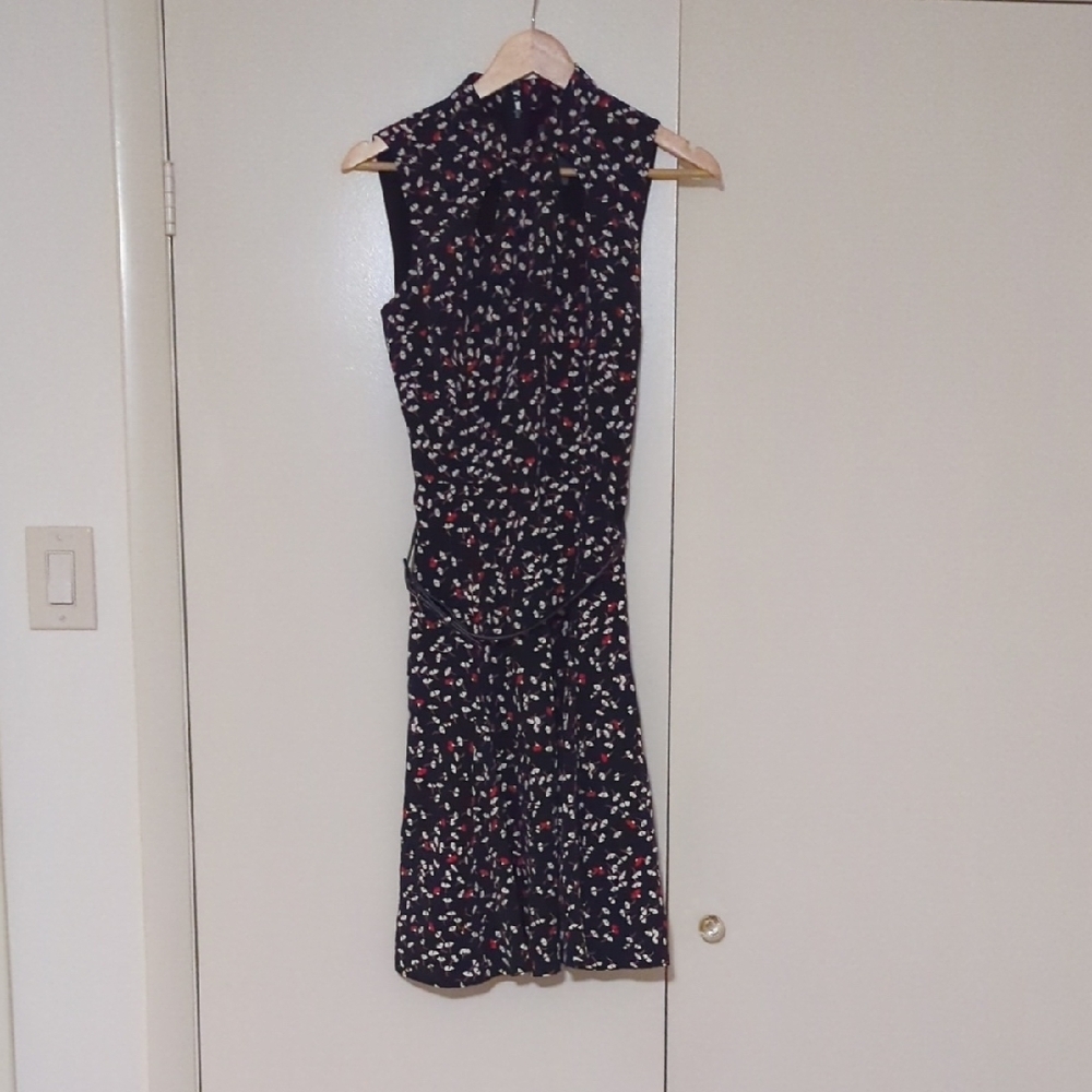 Elegant Black and Red Patterned Women's Dress